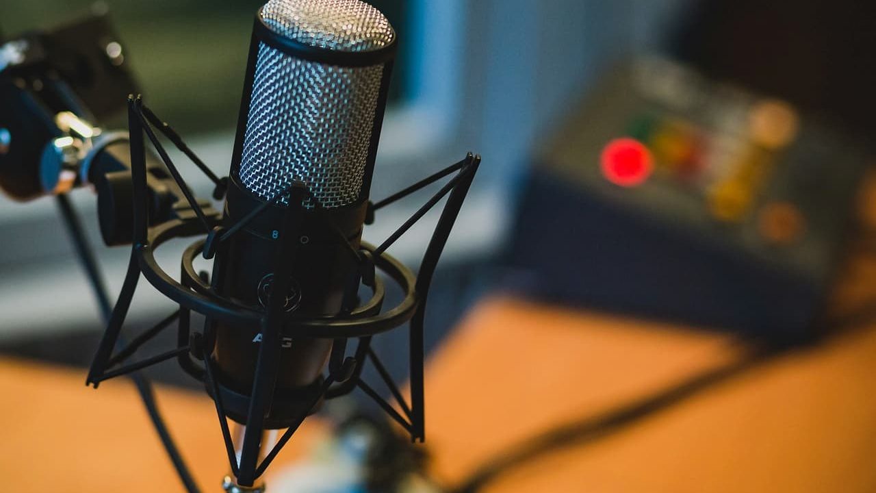 How to Become a Radio Host