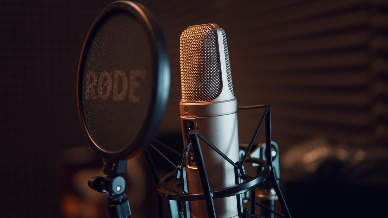 Improve your voice easily: top rules