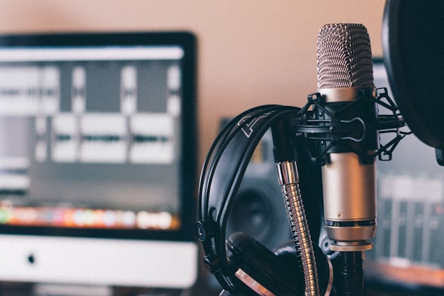 From Soundwaves to Screens: Toronto’s Role in the Evolution of Radio-Video Hybrid Content
